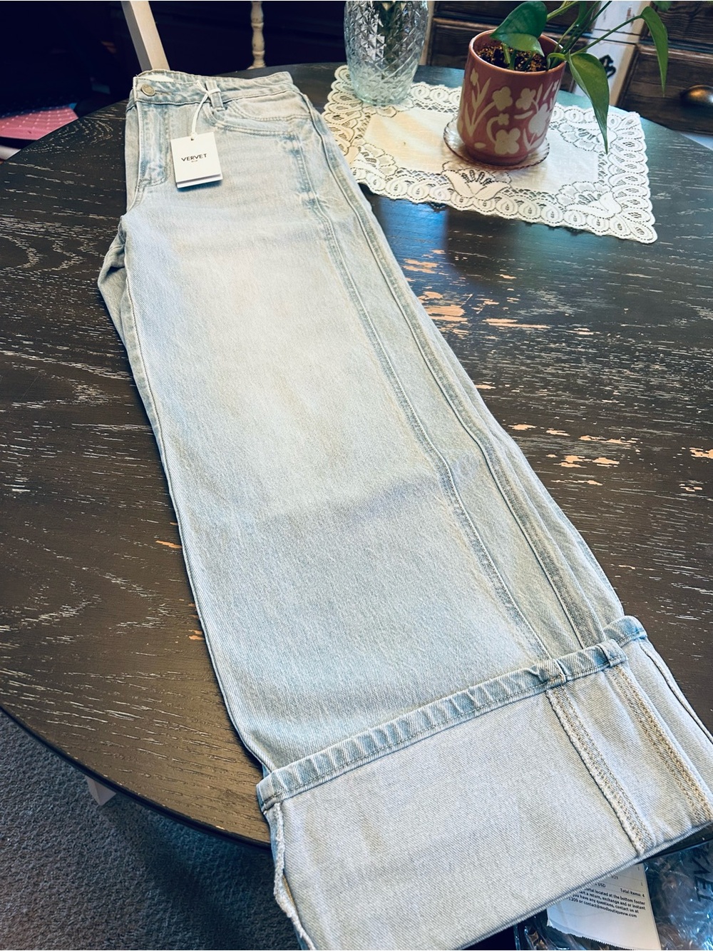 NWT beautiful and well made Vervet size 7 or 28 cuffed jeans. - Picture 5 of 16